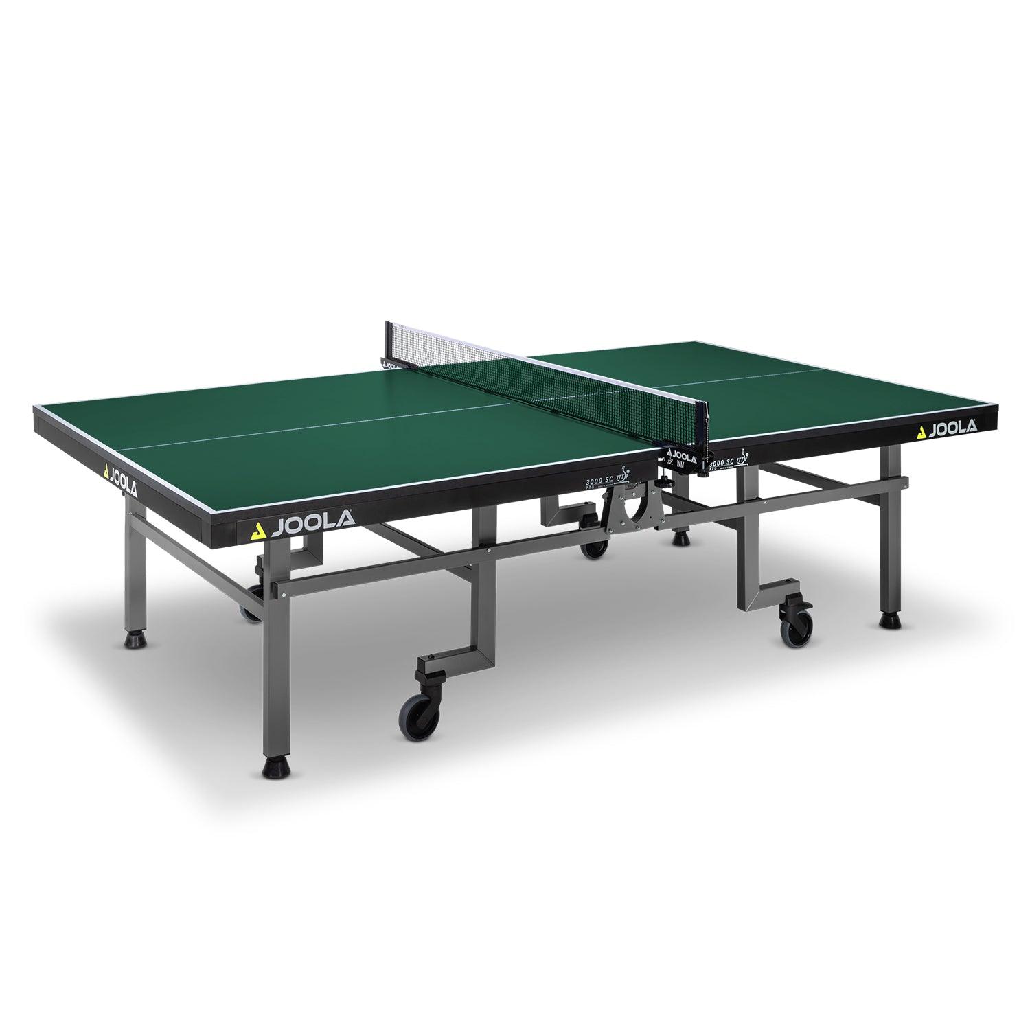 Focus on the edges of the JOOLA Tischtennisplatte 3000 SC PRO, showing precise craftsmanship.